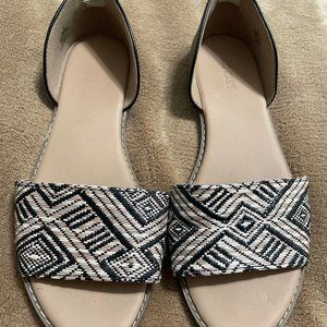 Old Navy Tan/Black Flats